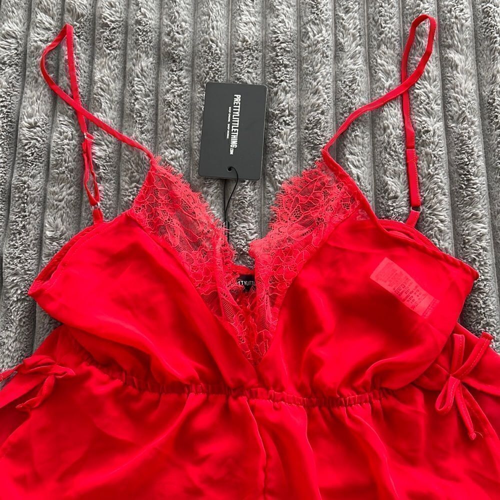 PrettyLittleThing Lace Trim Romper/Teddy NWT - Picture 2 of 6